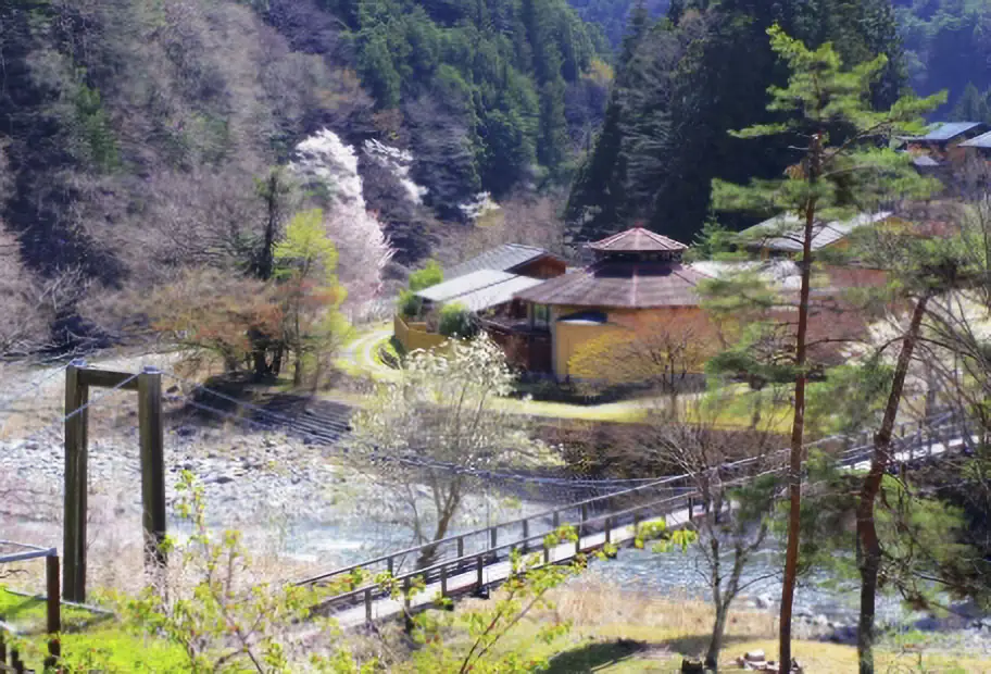 丹波山村